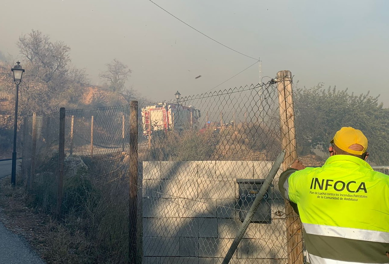 Despues de 12 horas, el Infoca dió por controlado el incendio de Gualchos desactivando el nivel 1.